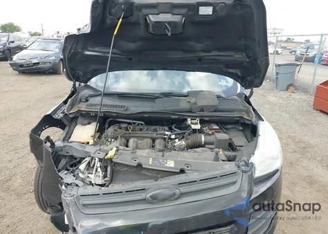 2014 Ford Escape S z USA, uszkodzony, nr VIN 1FMCU0F72EUE41811